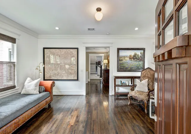 Photo 4 of Sale Pending at 1615 Columbia St, Houston, TX 77008 | MLS# 49711661 | Listing updated on 2026-09-16