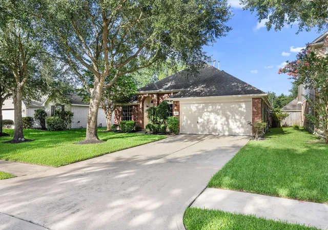Photo 3 of Single family home for sale at 4902 Bonny Loch Ln, Houston, TX 77084 | MLS# 70611527 | Listing updated on 2026-09-08