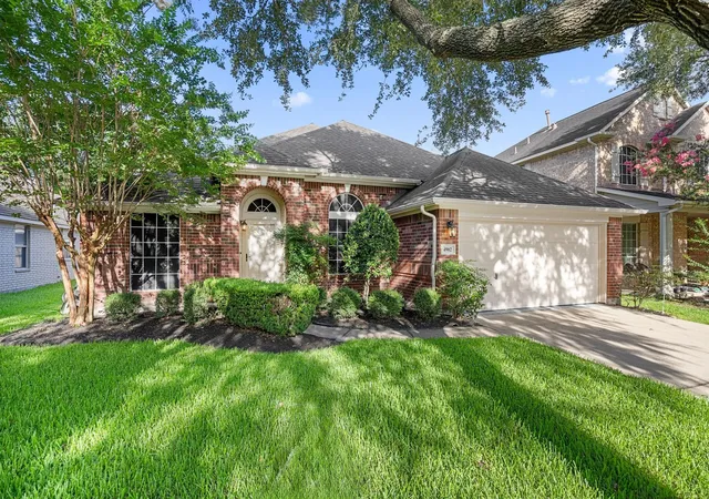 Photo 3 of Single family home for sale at 4902 Bonny Loch Ln, Houston, TX 77084 | MLS# 70611527 | Listing updated on 2026-09-08