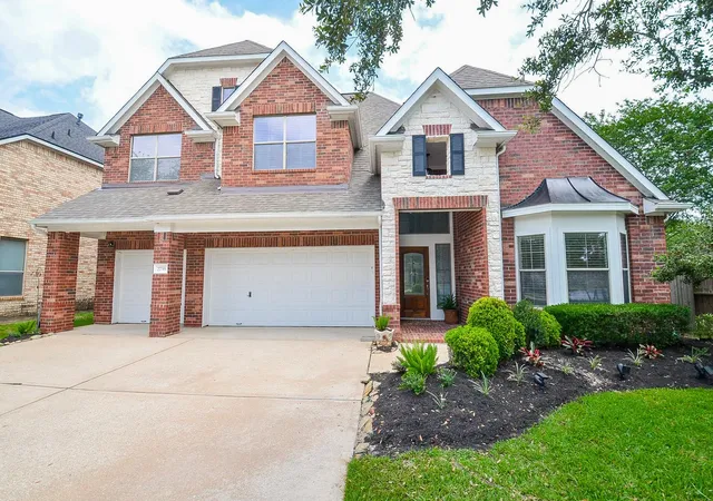 Photo 2 of Single family home for sale at 2735 Driftwood Dr, Manvel, TX 77578 | MLS# 63296195 | Listing updated on 2026-08-25