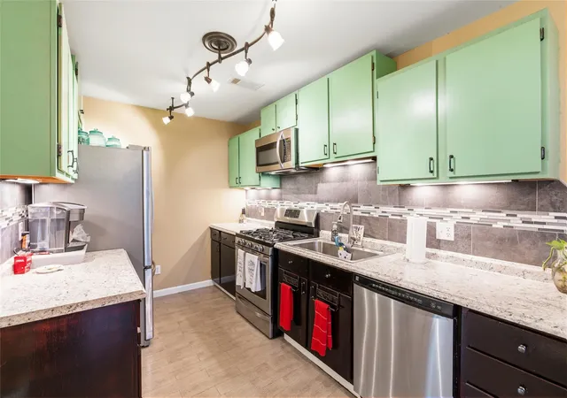 Photo 3 of Single family home for sale at 609 David Ave, League City, TX 77573 | MLS# 50244377 | Listing updated on 2026-08-23