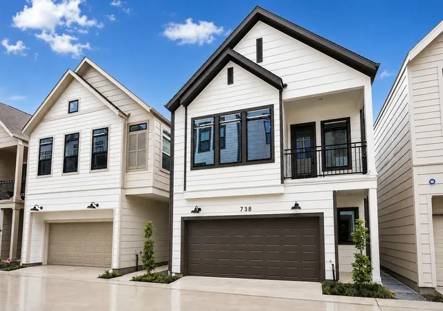 Photo 1 of Single family home for sale at 738 Curtin St, Houston, TX 77018 | MLS# 85403764 | Listing updated on 2026-09-20