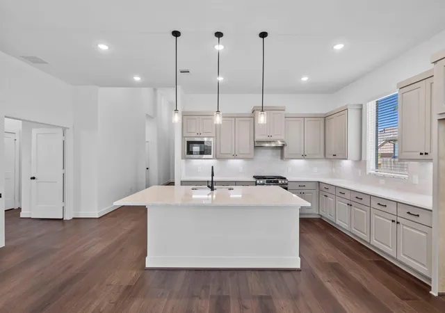 Photo 3 of Single family home for sale at 18028 Brennie Bird Ln, Conroe, TX 77302 | MLS# 46287595 | Listing updated on 2026-09-15
