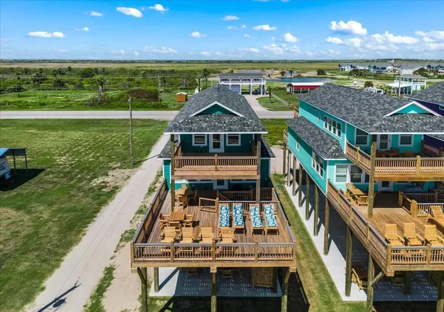 Photo 4 of Single family home for sale at 988 Jean St, Gilchrist, TX 77617 | MLS# 98088972 | Listing updated on 2026-08-04