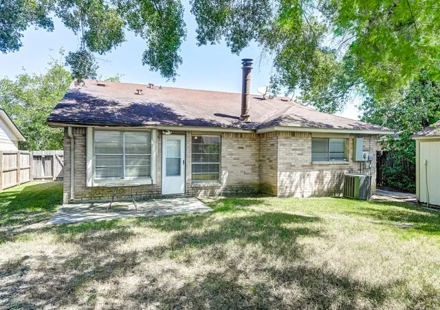 Photo 2 of Single family home for sale at 10015 Enchanted Stone Dr, Houston, TX 77070 | MLS# 60606716 | Listing updated on 2026-08-31