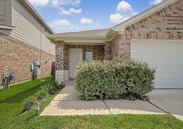 Photo 3 of Single family home for sale at 14489 Valley Ridge Dr, Splendora, TX 77372 | MLS# 49976276 | Listing updated on 2026-09-24