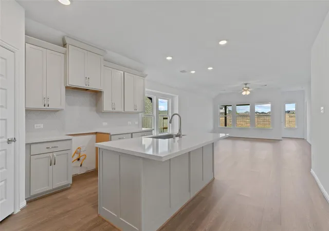 Photo 4 of Single family home for sale at 301 Snow Goose Ct, Willis, TX 77318 | MLS# 79922533 | Listing updated on 2026-10-08