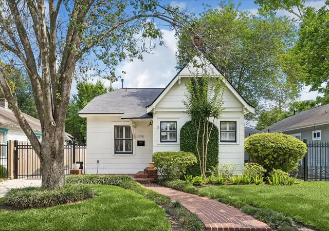 1st image of 1116 Winston St, Houston, TX 77009 | MLS# 16451965