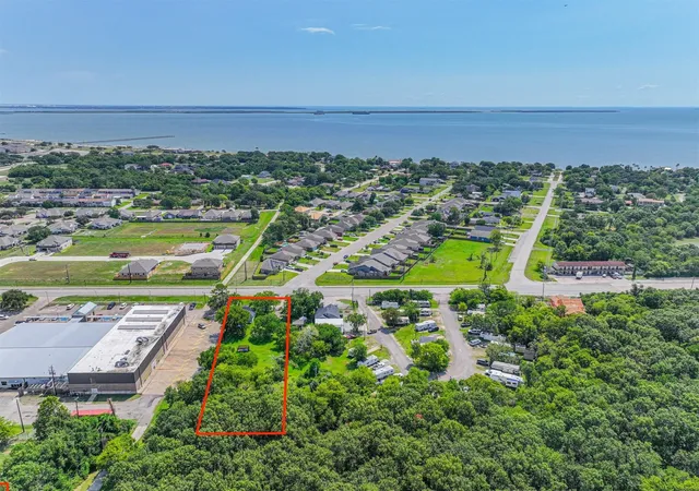 3rd image of 1400 South Broadway, La Porte, TX 77571 | MLS# 83124376