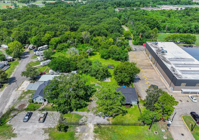 5th image of 1400 South Broadway, La Porte, TX 77571 | MLS# 83124376