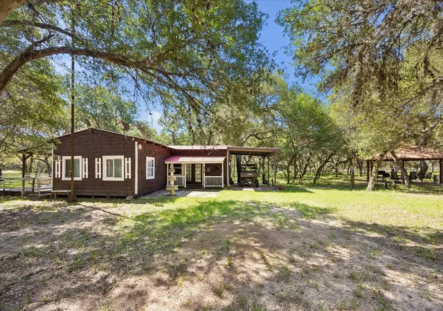 5th image of 302 Bluebonnet Bnd, Sheridan, TX 77475 | MLS# 47663324