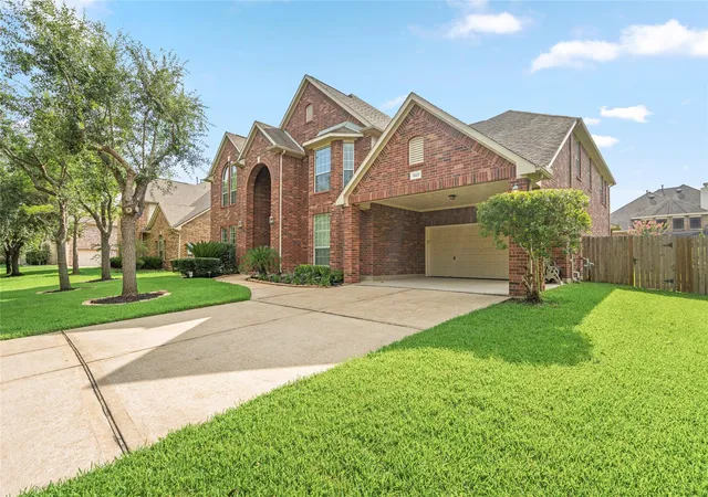 Photo 2 of Single family home for sale at 5307 Amber Sky Ln, Rosharon, TX 77583 | MLS# 16834011 | Listing updated on 2026-08-27