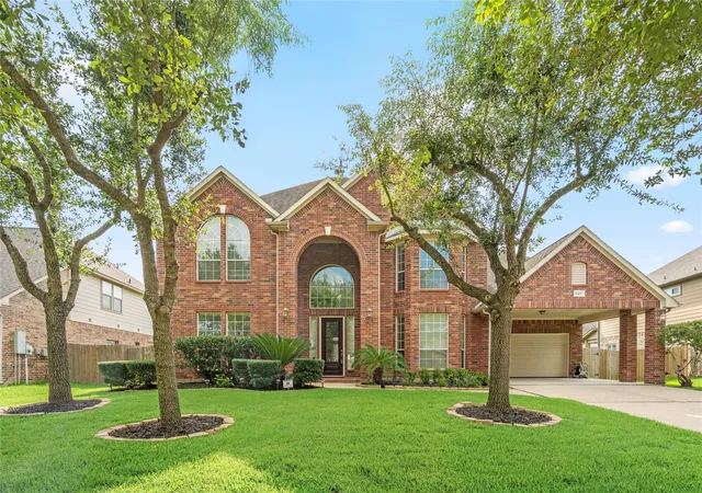 Photo 2 of Single family home for sale at 5307 Amber Sky Ln, Rosharon, TX 77583 | MLS# 16834011 | Listing updated on 2026-08-27