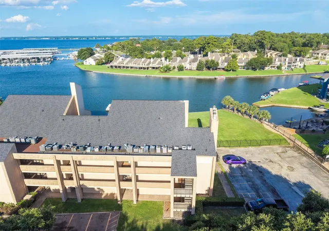 image of 12600 Melville Dr, Montgomery, TX 77356