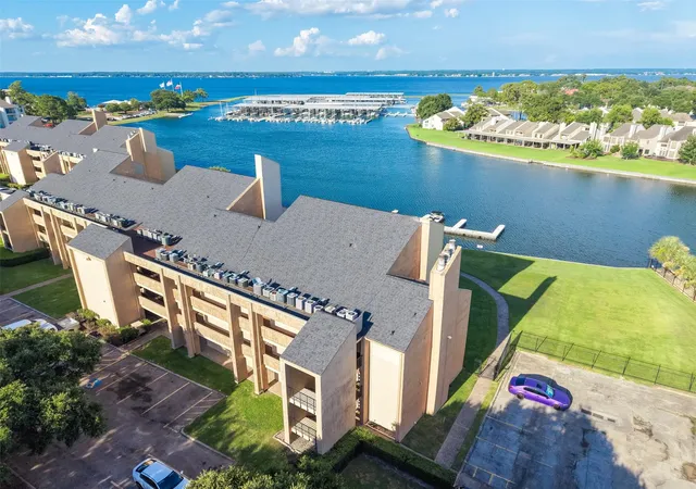 image of 12600 Melville Dr, Montgomery, TX 77356