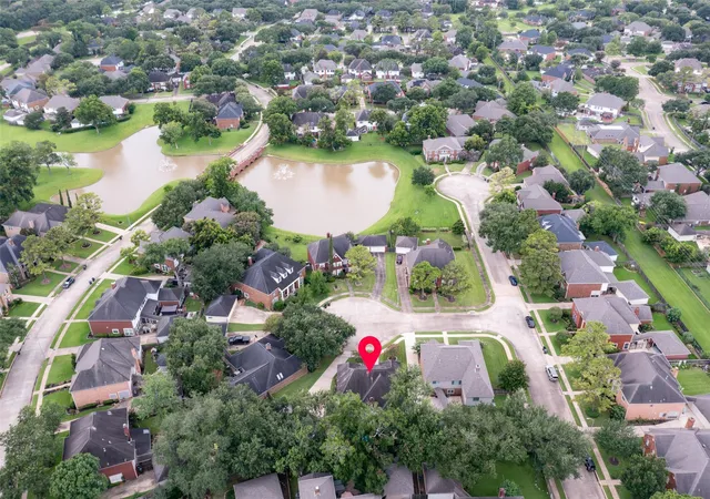 3rd image of 14 Sterling Ct, Sugar Land, TX 77479 | MLS# 64754553