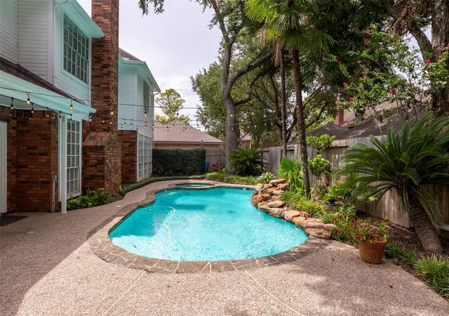 5th image of 14 Sterling Ct, Sugar Land, TX 77479 | MLS# 64754553