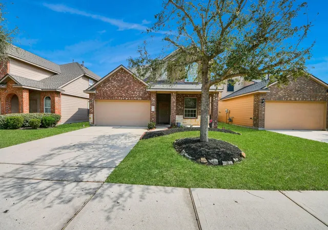 Photo 2 of Single family home for sale at 13935 Long Meadow Dr, Houston, TX 77047 | MLS# 93810727 | Listing updated on 2026-08-28