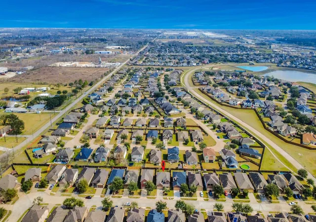 Photo 4 of Single family home for sale at 13935 Long Meadow Dr, Houston, TX 77047 | MLS# 93810727 | Listing updated on 2026-08-28