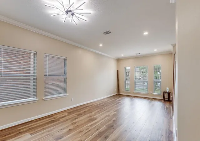 4th image of 3231 Alabama St, Houston, TX 77004 | MLS# 83861952