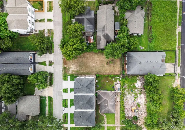 Photo 2 of Land for sale at 2612 Rosalie St, Houston, TX 77004 | MLS# 27778186 | Listing updated on 2026-07-27