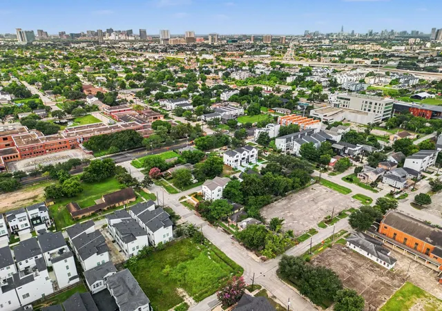 Photo 3 of Land for sale at 2612 Rosalie St, Houston, TX 77004 | MLS# 27778186 | Listing updated on 2026-07-27