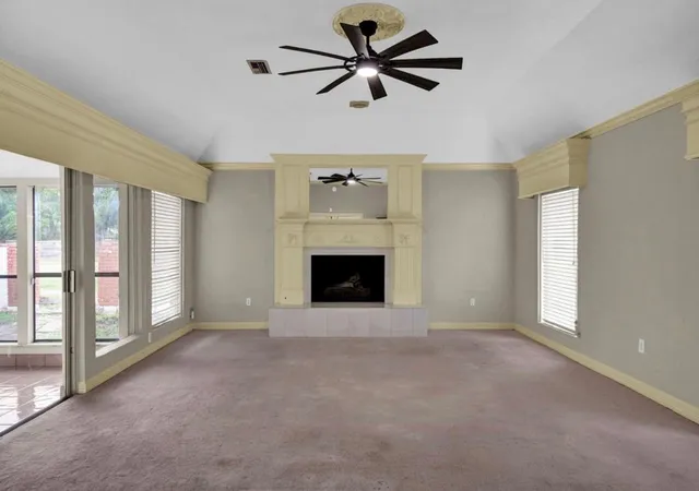 3rd image of 327 Live Oak Ln, Lake Jackson, TX 77566 | MLS# 24772325