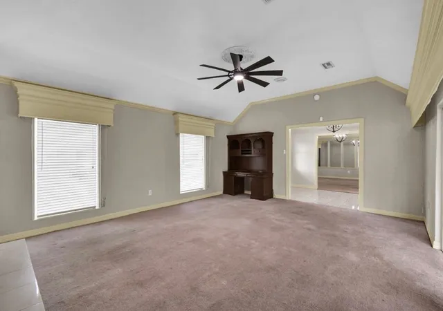 5th image of 327 Live Oak Ln, Lake Jackson, TX 77566 | MLS# 24772325