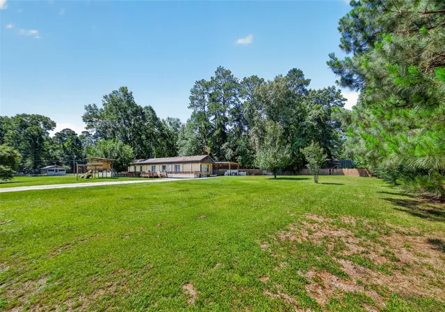 Photo 4 of Single family home for sale at 141 Fitzgerald Ln, Livingston, TX 77351 | MLS# 69248633 | Listing updated on 2026-06-27
