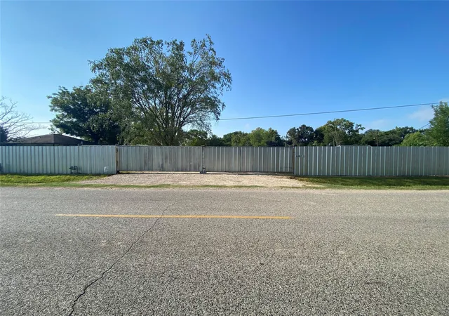 Photo 1 of Land for sale at 6807 Spindle Dr, Houston, TX 77086 | MLS# 94751378 | Listing updated on 2026-08-05