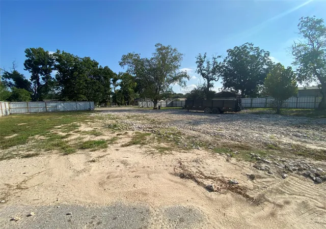 Photo 4 of Land for sale at 6807 Spindle Dr, Houston, TX 77086 | MLS# 94751378 | Listing updated on 2026-08-05