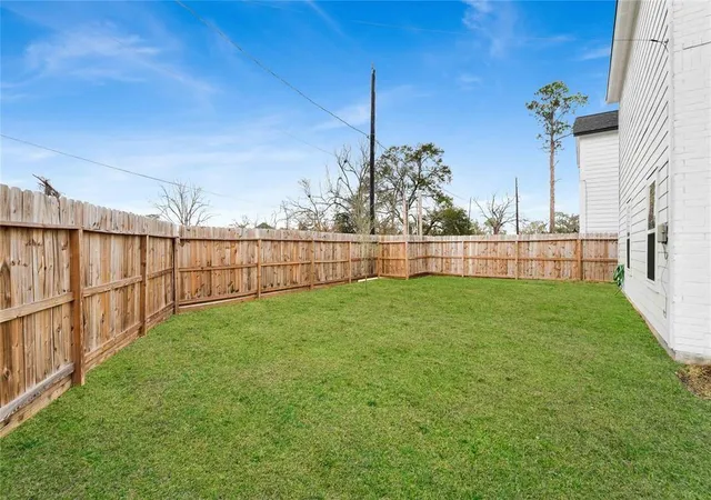 Photo 3 of Sale Pending at 6320 Laura Koppe Rd, Houston, TX 77016 | MLS# 50947620 | Listing updated on 2026-09-08