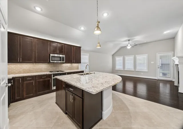 Photo 4 of Single family home for sale at 11442 Liger Dr, Tomball, TX 77375 | MLS# 84974554 | Listing updated on 2026-10-05