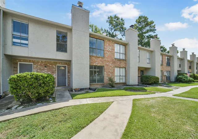 Condo for sale at 17401 Red Oak Dr #66, Houston, TX 77090 | MLS# 74539869