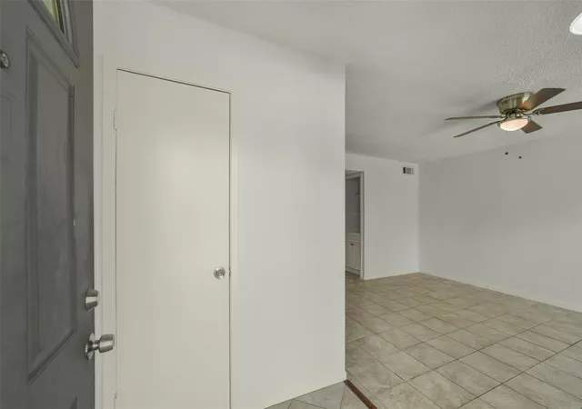 Photo 3 of Condo for sale at 17401 Red Oak Dr #66, Houston, TX 77090 | MLS# 74539869 | Listing updated on 2026-09-01