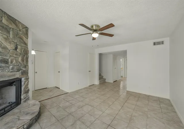Photo 4 of Condo for sale at 17401 Red Oak Dr #66, Houston, TX 77090 | MLS# 74539869 | Listing updated on 2026-09-01