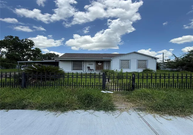 17th image of 1327 14th St, Galena Park, TX 77547 | MLS# 10993954