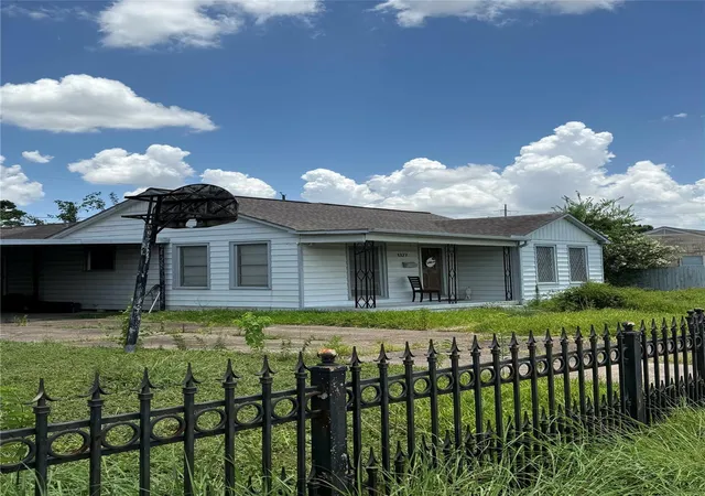 2nd image of 1327 14th St, Galena Park, TX 77547 | MLS# 10993954