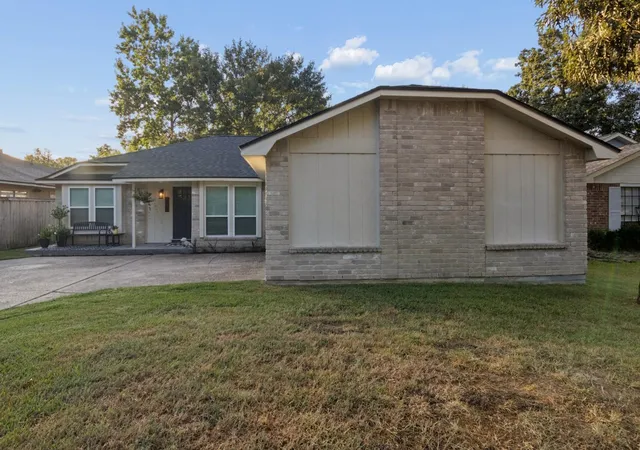 5th image of 2903 Parkwood Manor Dr, Kingwood, TX 77339 | MLS# 88576622