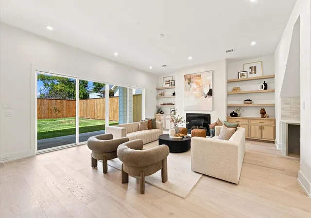 Photo 1 of Single family home for sale at 609 E 25th Street, Houston, TX 77008 | MLS# 53672595 | Listing updated on 2026-09-19