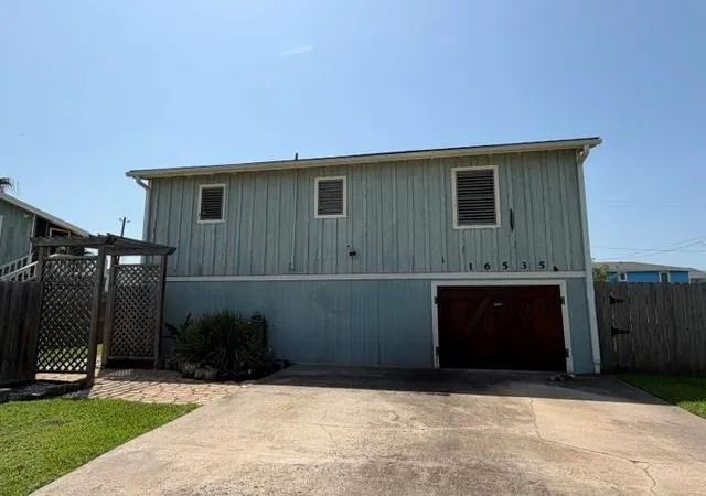 Photo 1 of Single family home for sale at 16535 Jamaica Inn Rd, Galveston, TX 77554 | MLS# 36820238 | Listing updated on 2026-08-05