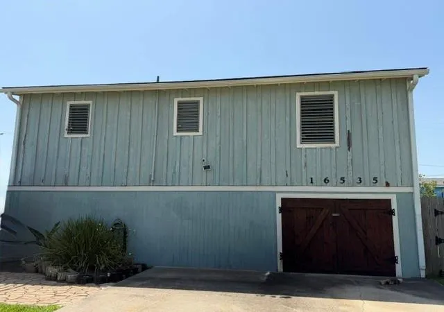 Photo 3 of Single family home for sale at 16535 Jamaica Inn Rd, Galveston, TX 77554 | MLS# 36820238 | Listing updated on 2026-08-05