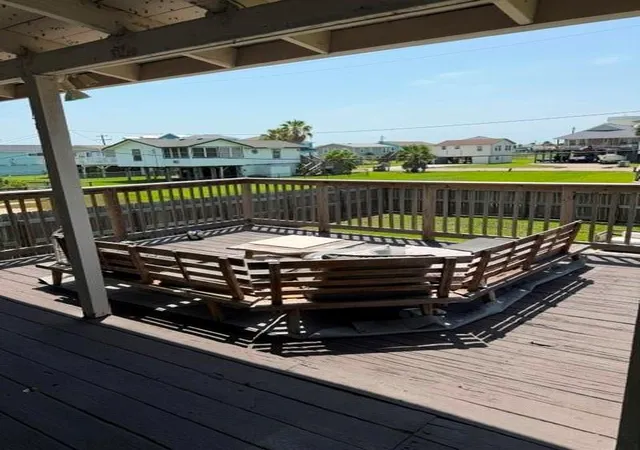 Photo 4 of Single family home for sale at 16535 Jamaica Inn Rd, Galveston, TX 77554 | MLS# 36820238 | Listing updated on 2026-08-05