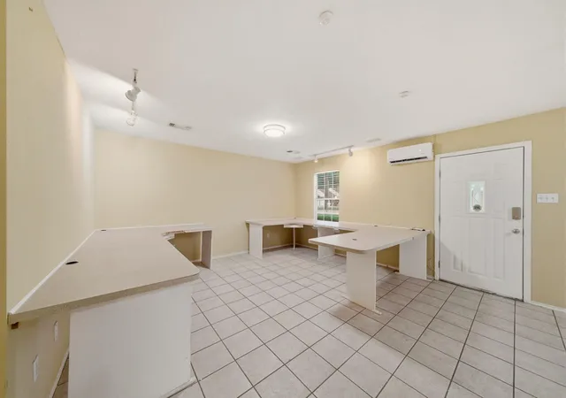 5th image of 305 Peach St, Tomball, TX 77375 | MLS# 17968376