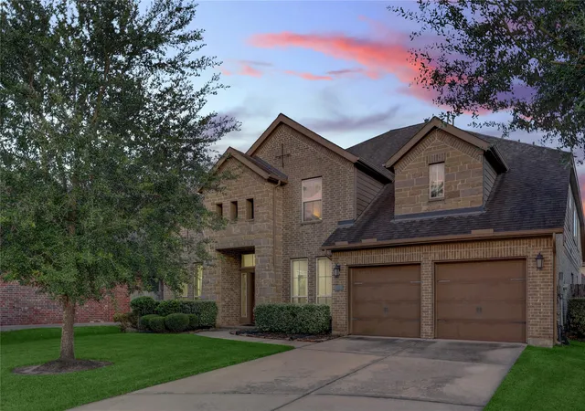 3rd image of 13308 Paxton Hill Ct, Pearland, TX 77584 | MLS# 49031948