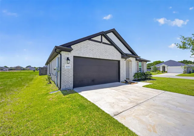 Photo 2 of Single family home for sale at 3225 Fig Tree Ln, Texas City, TX 77590 | MLS# 74243047 | Listing updated on 2026-08-22