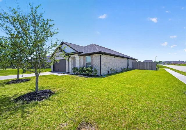 Photo 3 of Single family home for sale at 3225 Fig Tree Ln, Texas City, TX 77590 | MLS# 74243047 | Listing updated on 2026-08-22