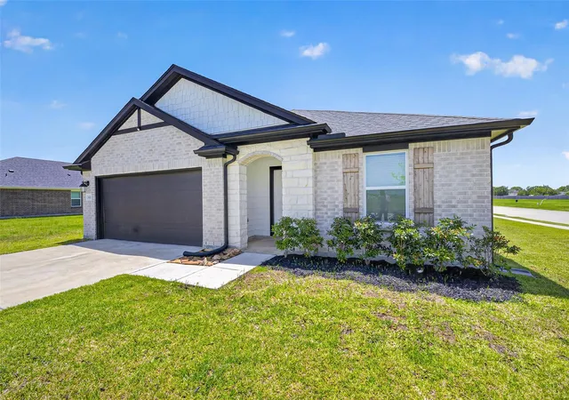 Photo 4 of Single family home for sale at 3225 Fig Tree Ln, Texas City, TX 77590 | MLS# 74243047 | Listing updated on 2026-08-22