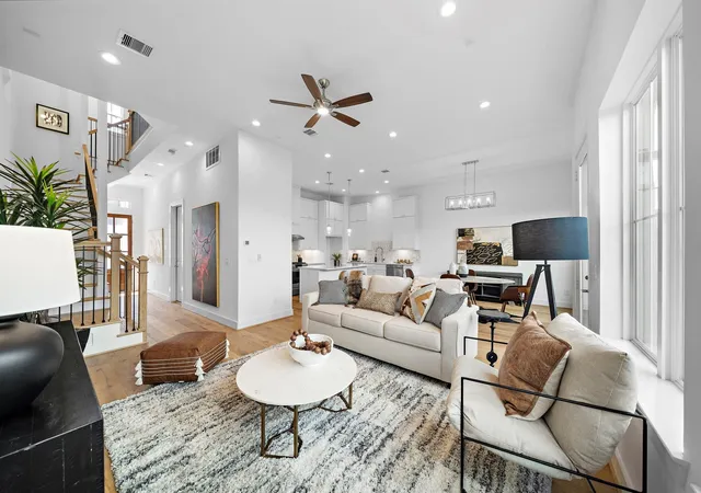 2nd image of 8707 Padua Ln, Houston, TX 77055 | MLS# 43088130