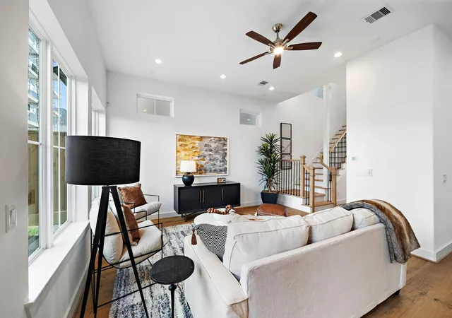 4th image of 8707 Padua Ln, Houston, TX 77055 | MLS# 43088130